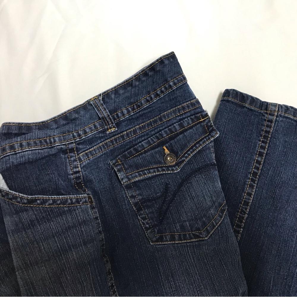 Gloria Vanderbilt sz14M highrise jeans double button pocket details.